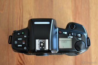 Nikon F90X s dátovou stenou MF-26 a orig strapom - 6