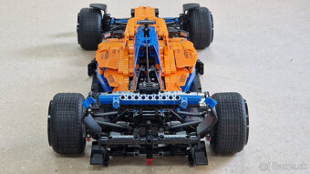 Predám LEGO Technic 42141 McLaren Formula 1 - 6