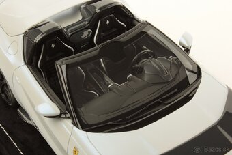 Ferrari 812 CompetizioneA | MR Collection 1/18 - 6