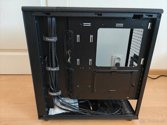 Fractal Design North, čierna s priehľadnou bočnicou - 6