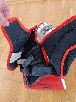 lapacka vyrazacka True a M4G - 6