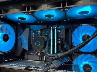 Ryzen 7 5800X3D\32GB\RTX 4070Ti\SSD\1000W Zdroj - 6