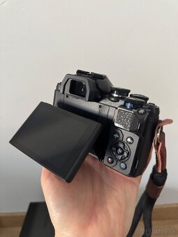 Olympus OM-D E-M10 Mark III s 2 objektívmi a príslušenstvom - 6