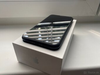 iPhone XR 64Gb Black - 6