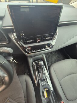 Predám Toyota Corolla - benzin, automat - 6