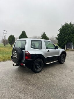 Mitsubishi Pajero - 6