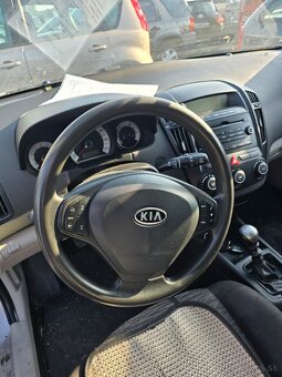 Kia Cee´d 1.6i SK ŠPZ 12.mes.záruka - 6