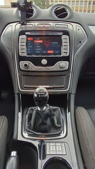 Ford Mondeo Combi 2.0 TDCi Titanium, displej Convers+ - 6