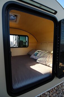 Mini obytny príves / karavan - teardrop trailer - 6
