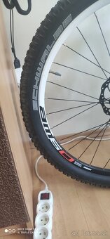 Predám celoodpružený hirský bicykel ako nový - 6