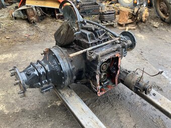 Predám rozpredám zadnú časť traktora zetor zts crystal - 6