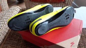 Tretry Specialized veľ. 8/42. - 6
