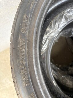 Letné pneu 225/40 r18 - 6