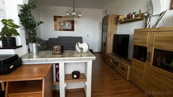 REZERVOVANÉ Na predaj slnečný 4-izbový byt v centre Serede – - 6