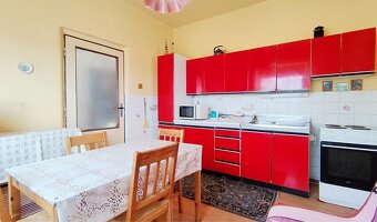 PREDAJ - RODINNÝ DOM S KRÁSNYM POZEMKOM V SEMEROVE - 6