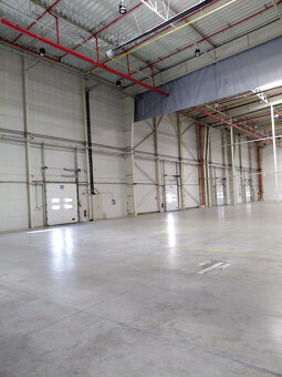 Prenajmeme veľkú skladovú halu v Bratislave III. Rači. - 6