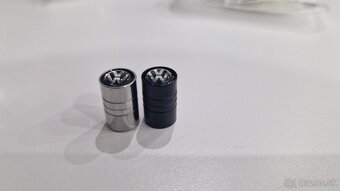Nové stredové krytky (pukličky) kolies VW- 56,65,70, 76 mm - 6