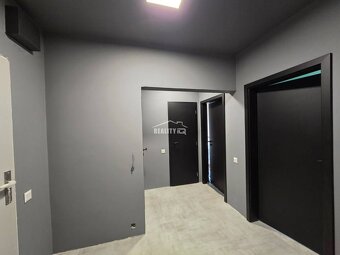 Zrekonštruovaný 2 izbový byt s veľkým balkónom - 6