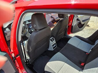 Škoda Octavia Combi III 2.0 TDI Ambition - 6