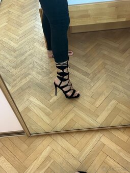 Sexy sandale na viazanie na vysokom opatku - 6