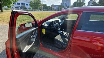 Hyundai i30 kombi 1.4 T-GDi Style (72000km), manuál - 6