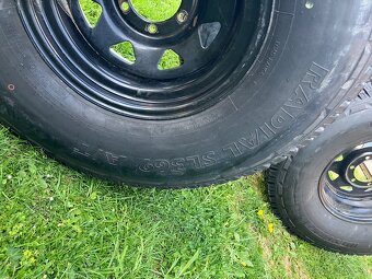 Predám pneu + disky 6x139,7 35x12,5R16 - 6