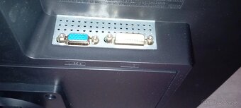 Monitor Samsung SyncMaster-S22B420 - 6
