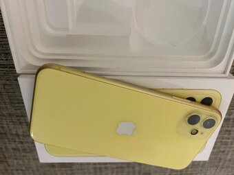 iPhone 11 64GB Yellow - 6
