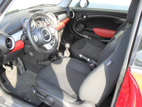 Mini Cooper 1.6D 80Kw Facelift 6.rychl. 99.999Kč - 6