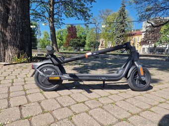 Ninebot Kickscooter F2 by Segway - 6