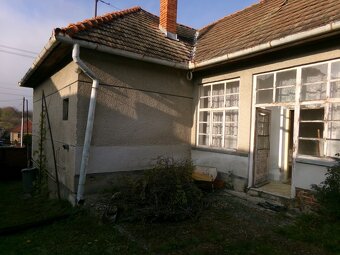 Na predaj veľký pozemok 2885m2 so starším domom v obci Žikav - 6