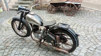 ČZ 125 C r.v. 1950 plus sedlo a motor navíc - 6