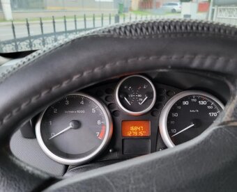 Peugeot 207 1.4 benzín - 6
