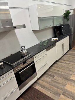 Svetlá dizajnová kuchyňa SIMBA - 6