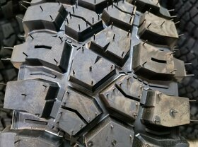 215/65 R16 , 225/70 R15 KM2 - 6