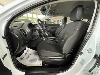Kia SPORTAGE 1.6 Benzín GDI - 6
