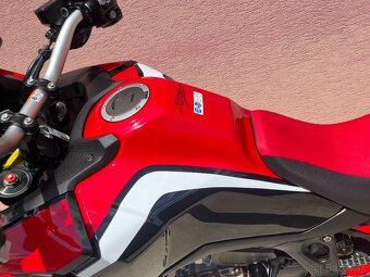 Honda Africa Twin 1100 - 6
