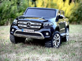 ELEKTRICKÉ AUTÍČKO MERCEDES X-CLASS - LCD - NELAKOVANÉ - ČIE - 6