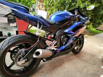 Yamaha R6 - 6