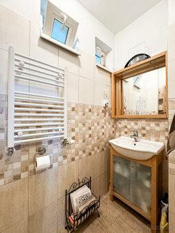 Predáme zariadený 7,5izbový rodinný dom v tichej časti Rače - 6