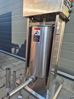 ELEKTRICKÁ PLNIČKA KLOBÁS 15 L SILNÁ PROFI - 6