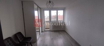 Predaj: ZREKONŠTRUOVANÝ 3.izbový byt dva balkóny v Skalici M - 6