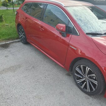 Predam TOYOTU COROLLU TUNING SPORT 1.8 HYBRID 122 ke-CVT - 6
