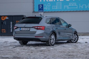 Škoda Superb Combi 1.6 TDI STYLE - 6