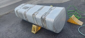 palivová nádrž Volvo - 6