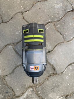 RYOBI 18V ONE+™ 1/2” AKU RÁZOVÝ UŤAHOVÁK S POISTNÝM KOLÍKOM - 6