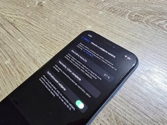 Iphone XR plnefunkcny ma len bezne znamky pouzivania telefon - 6