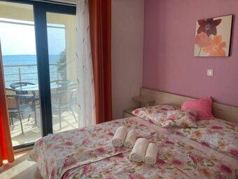 CHORVÁTSKO - Dom s 3 apartmánmi, 1. rad od mora - PRIVLAKA, - 6