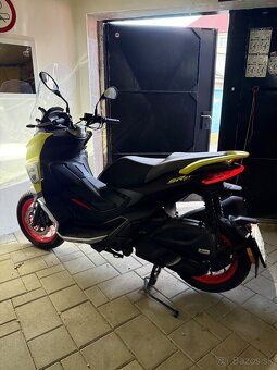Aprilia SR GT 125 - 6