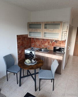 1-izbový byť na prenájom - 6